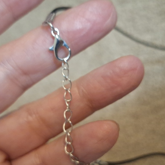 Elegant White Marble Style Pendant Necklace - Picture 3 of 3